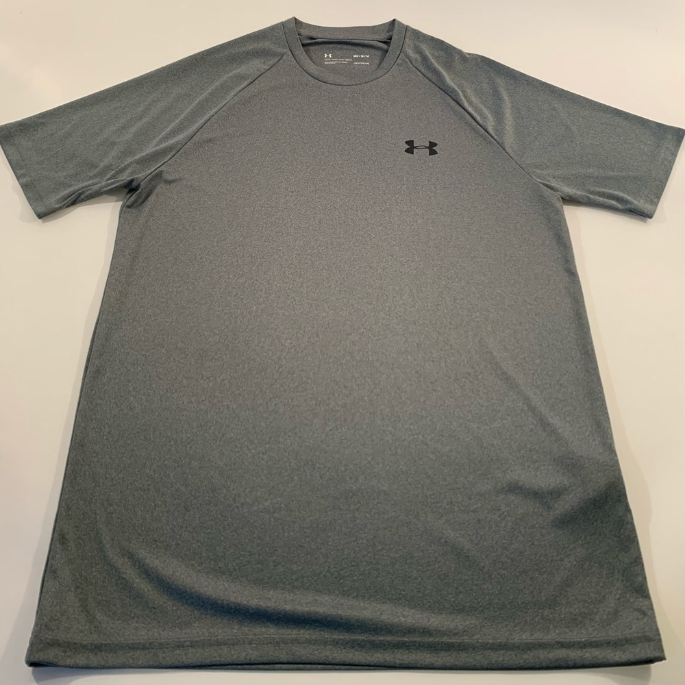 Under Armour Heatgear Loose Fit Shirt Size M